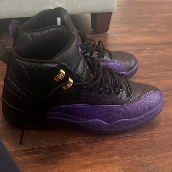 Air Jordan 12 Retro Lakers Field Purple Men’s Size 10.5 Preowned no box - Picture 3 of 9